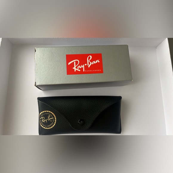 New/ unused Authentic Ray-Ban unisex Sunglasses Aviator Classic (polarized) - Picture 4 of 4